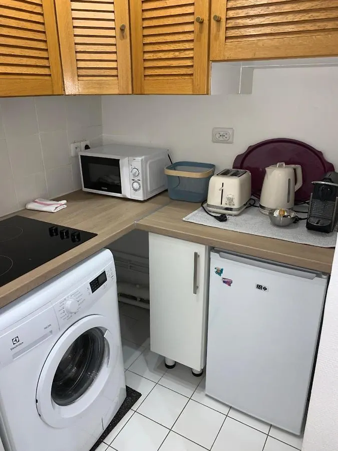 Top First Av Ternes Apartment Paris